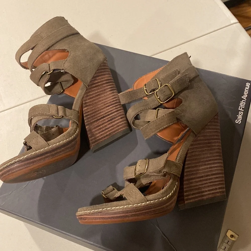 Saks Fifth Avenue Wedges - size 5.5 - Picture 3 of 11